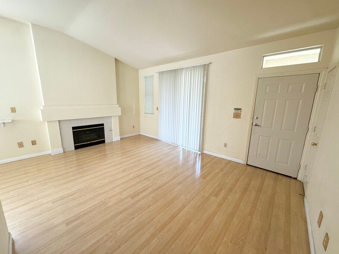 Primary Photo - 5155 W Tropicana Ave