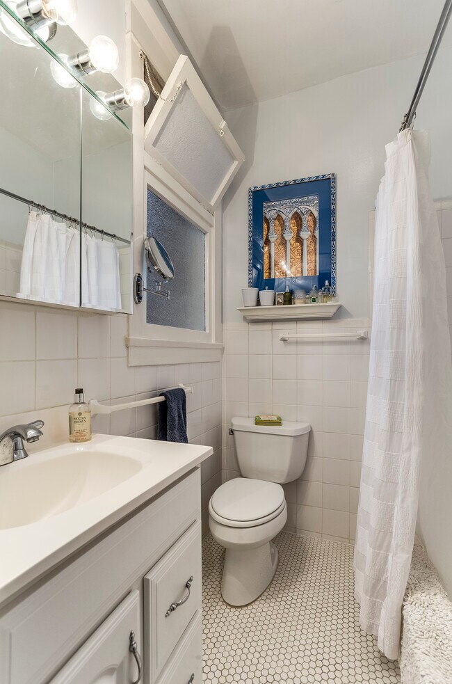 Foto del edificio - 1644 Taylor St