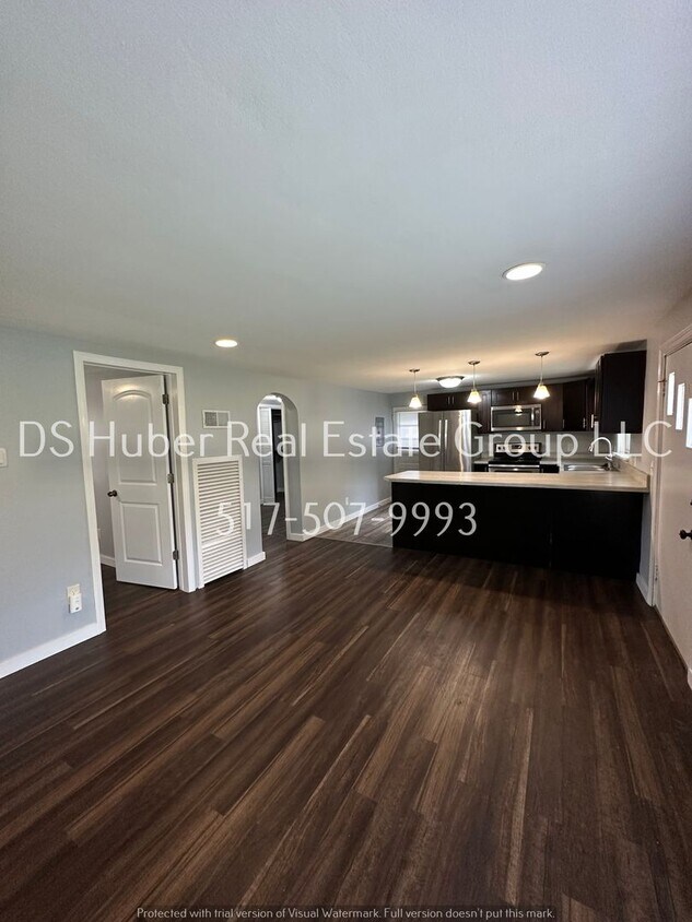 Foto principal - Cozy 2 Bedroom house with High end kitchen...