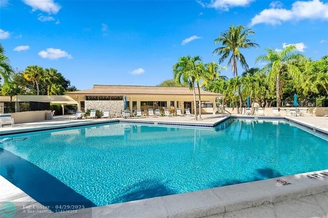 Foto del edificio - 147 Deer Creek Blvd