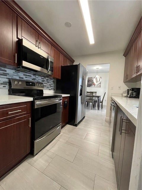 Building Photo - 4174 SW 51st St