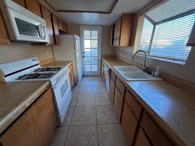 Foto del edificio - Wonderful 3 Bedroom, 2 Story Home near Summerlin!