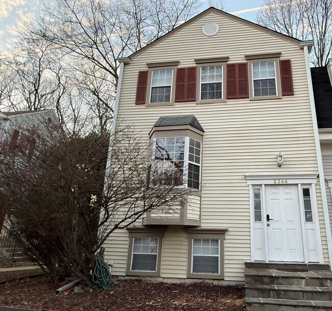 Building Photo - Reston House