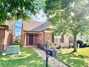 Building Photo - 7947 Jadewood Cove