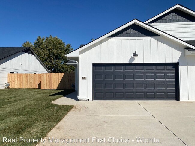 Building Photo - 3 br, 2 bath House - 3404 W 45th St S