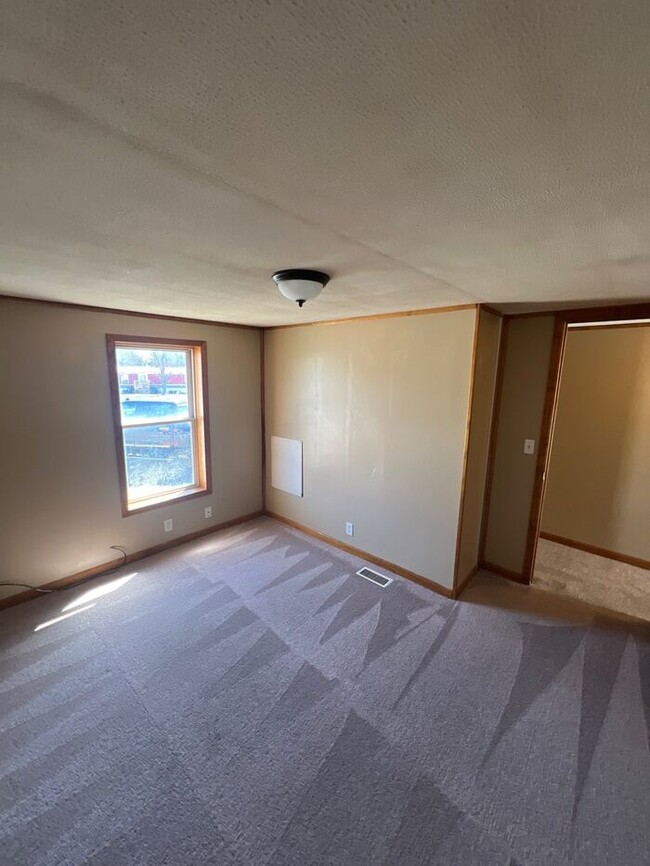 Building Photo - Mobile Home For Rent / Rent to Own