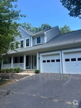 Building Photo - 31 Puritan Pl