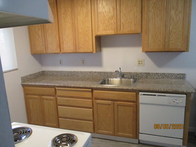 Kitchen - 19857 Forest Ave