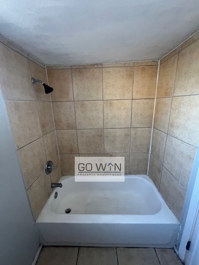 Foto del edificio - 1836 E Harvard St