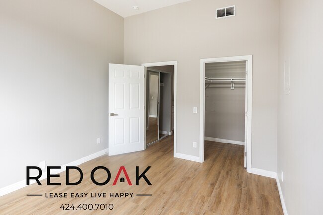 Foto del edificio - 6700 Franklin Pl