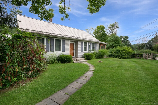 Building Photo - 2 Valley Rd