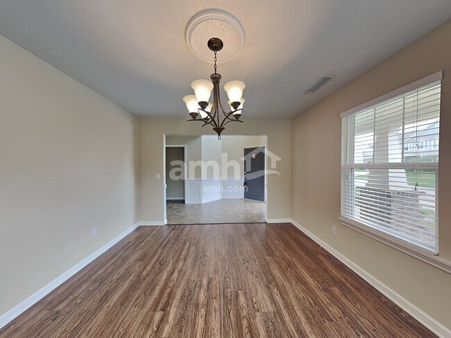 Building Photo - 1606 Lavender Ln