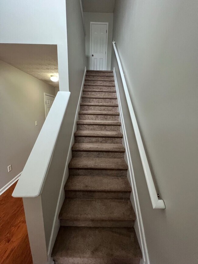 Building Photo - Great Villa Rica Townhome!