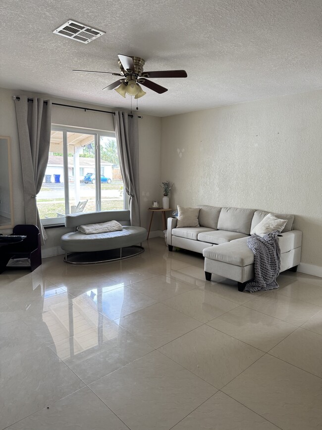 Living room - 6880 Raleigh St