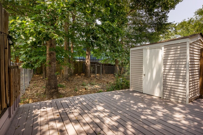 Foto del edificio - 1407 Springleaf Cir SE