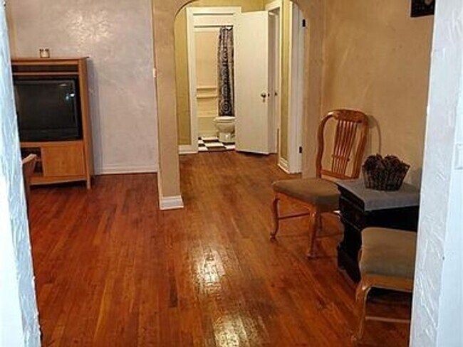 Foto del edificio - 3 bedroom 1 bath