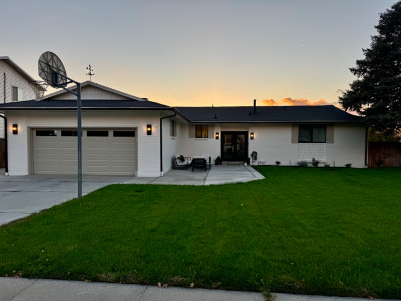 Primary Photo - 10852 S Star Pine Dr