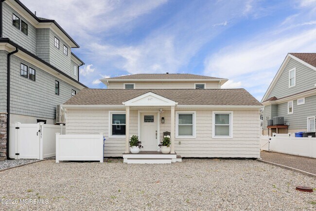 Building Photo - 447 Tunney Ave