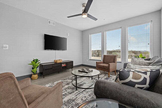 Foto del edificio - 3025 Charlotte Ave
