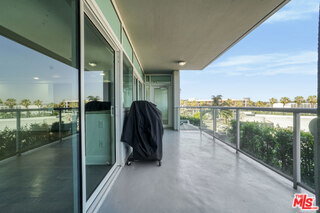 Foto del edificio - 13600 Marina Pointe Dr