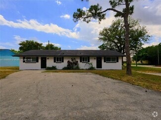Building Photo - 4906 Serafica Dr