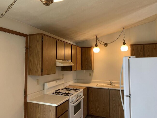 Building Photo - 838 Hitt St