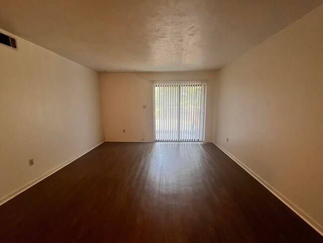 Foto del edificio - 1598 Kay Ave