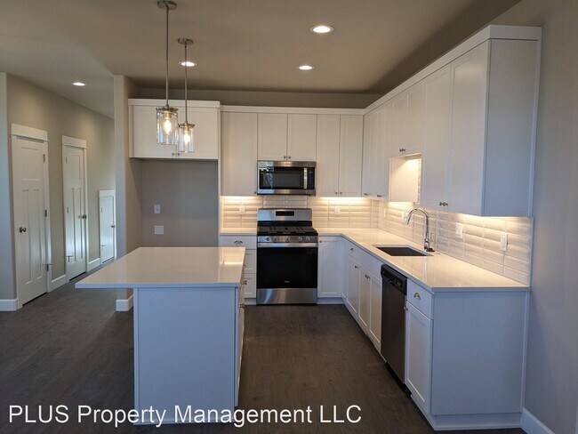Building Photo - 3 br, 2.5 bath House - 20515 SE Aberdeen Ct.