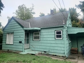 Building Photo - 683 W Lincoln St