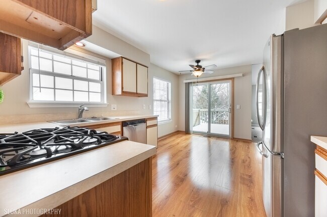 Foto del edificio - 554 Abbeywood Dr