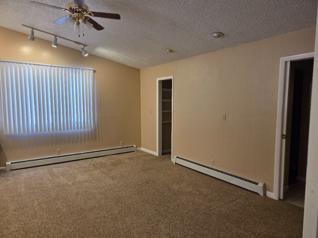 Building Photo - 4745 Shady Ln