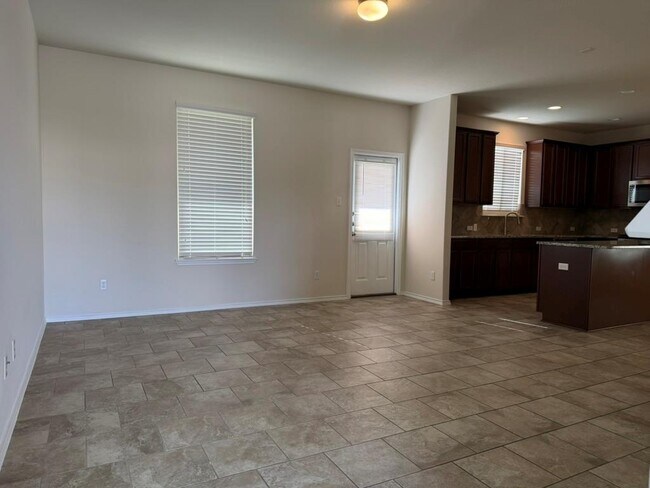 Foto del edificio - 2601 Chandler Creek Blvd