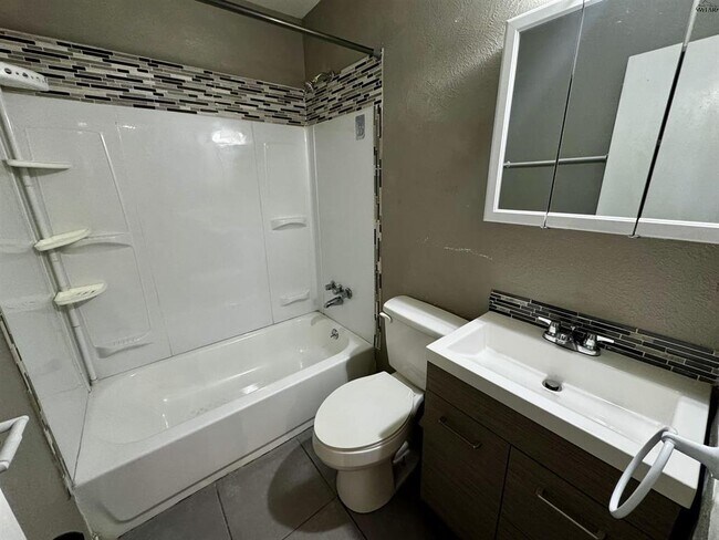 Foto del edificio - 1504 Red Fox Rd
