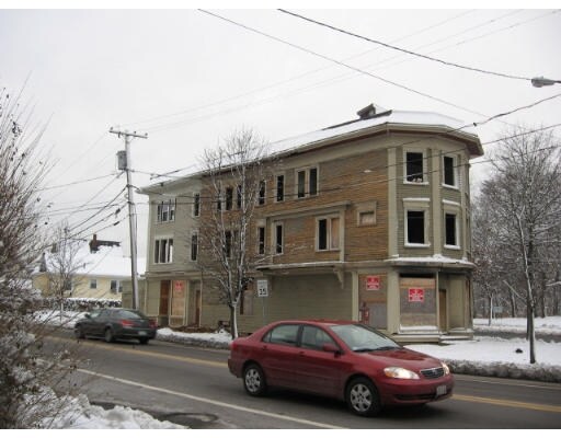 Building Photo - 12 Brush Hill Rd