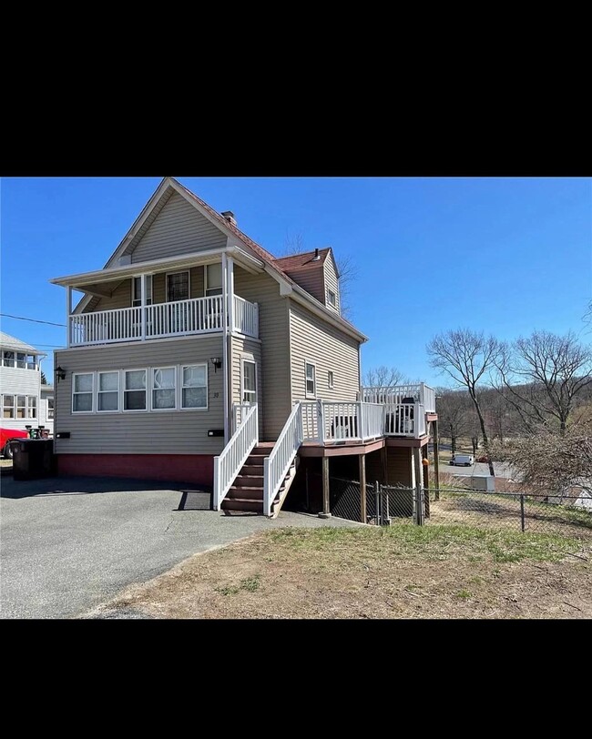 Building Photo - 30 Desrochers St
