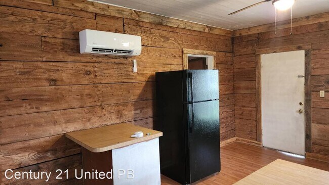 Building Photo - 3 br, 1 bath House - 6750 Highway 63