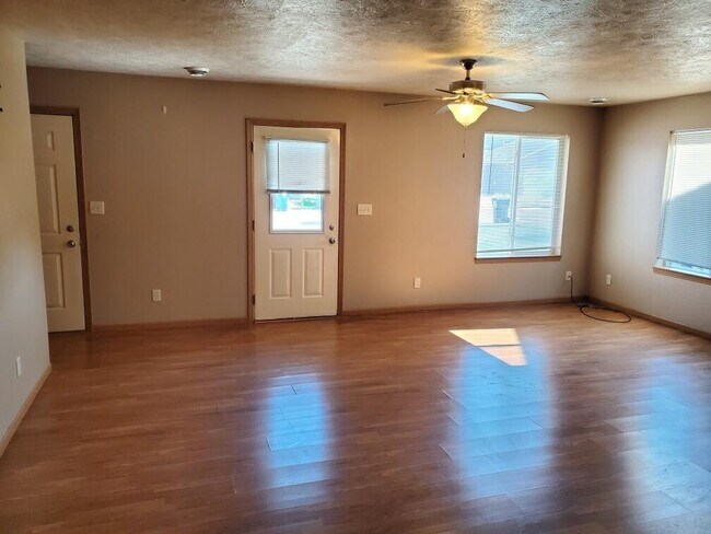 Foto del edificio - 315 Jerry Pl