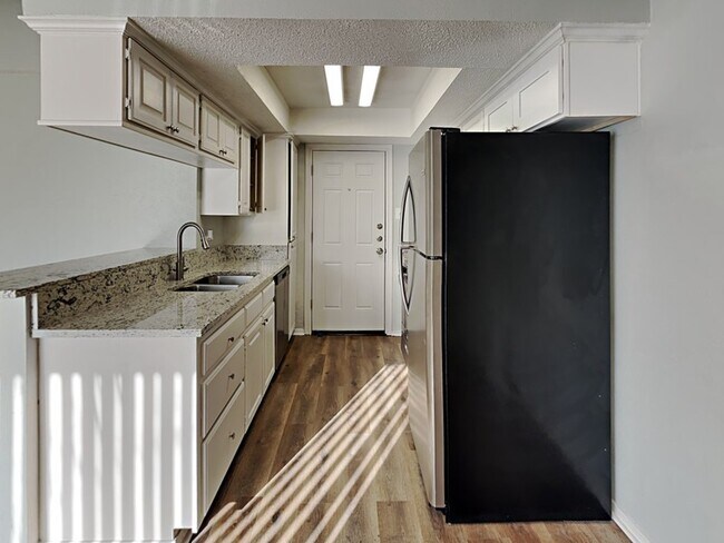 Foto del edificio - 2312 Suffolk Ln