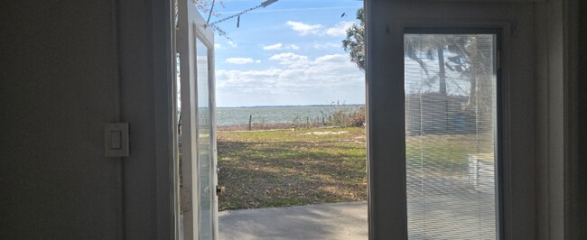 Foto del edificio - 1120 Northshore Dr