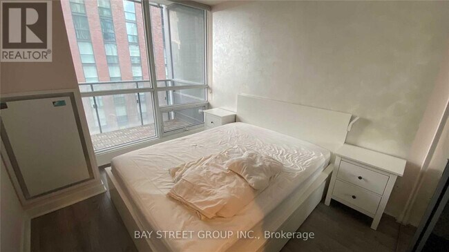 Building Photo - 295 Adelaide St W