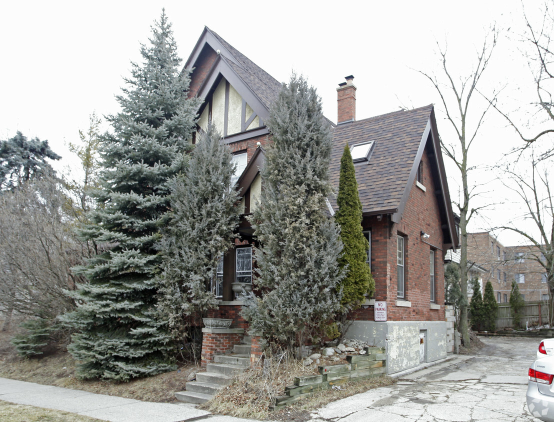 Building Photo - 2203-2207 E Park Pl