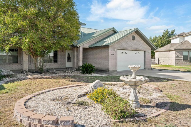 Building Photo - 854 Lago Vista Dr