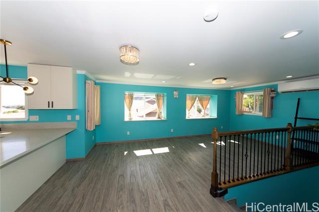 Building Photo - 933 18th Ave