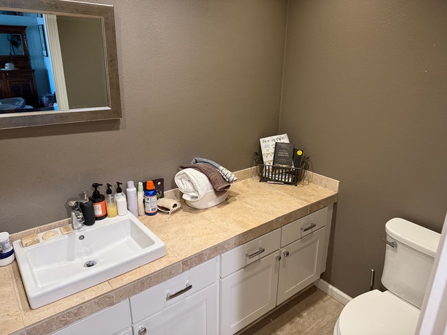 Half bath on entry floor - 802 Kalpati Cir