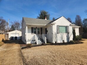 Building Photo - 3780 Cardinal Ave