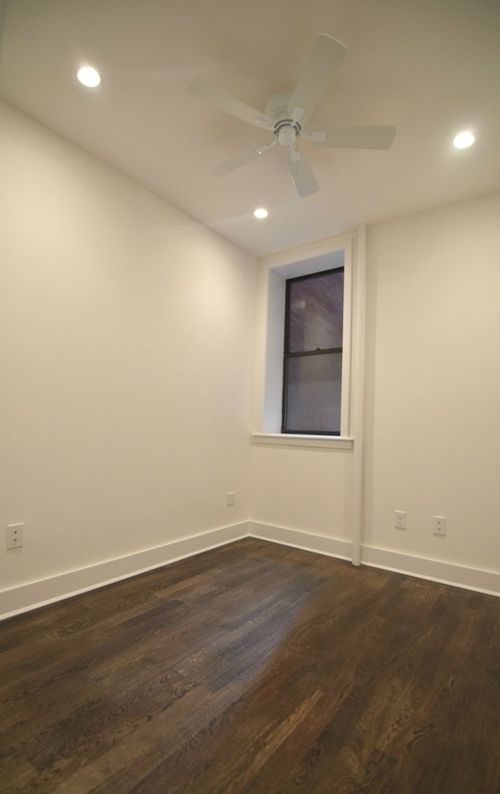 Primary Photo - 119 W 15th St