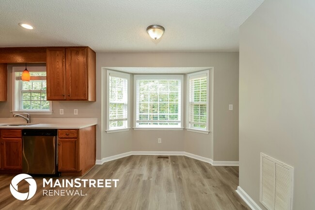 Foto del edificio - 304 Kingsbrook Cir