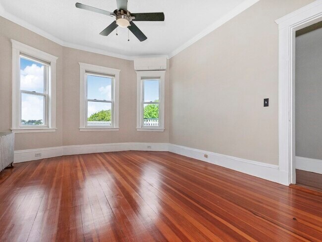 Building Photo - 39 Rosemont St