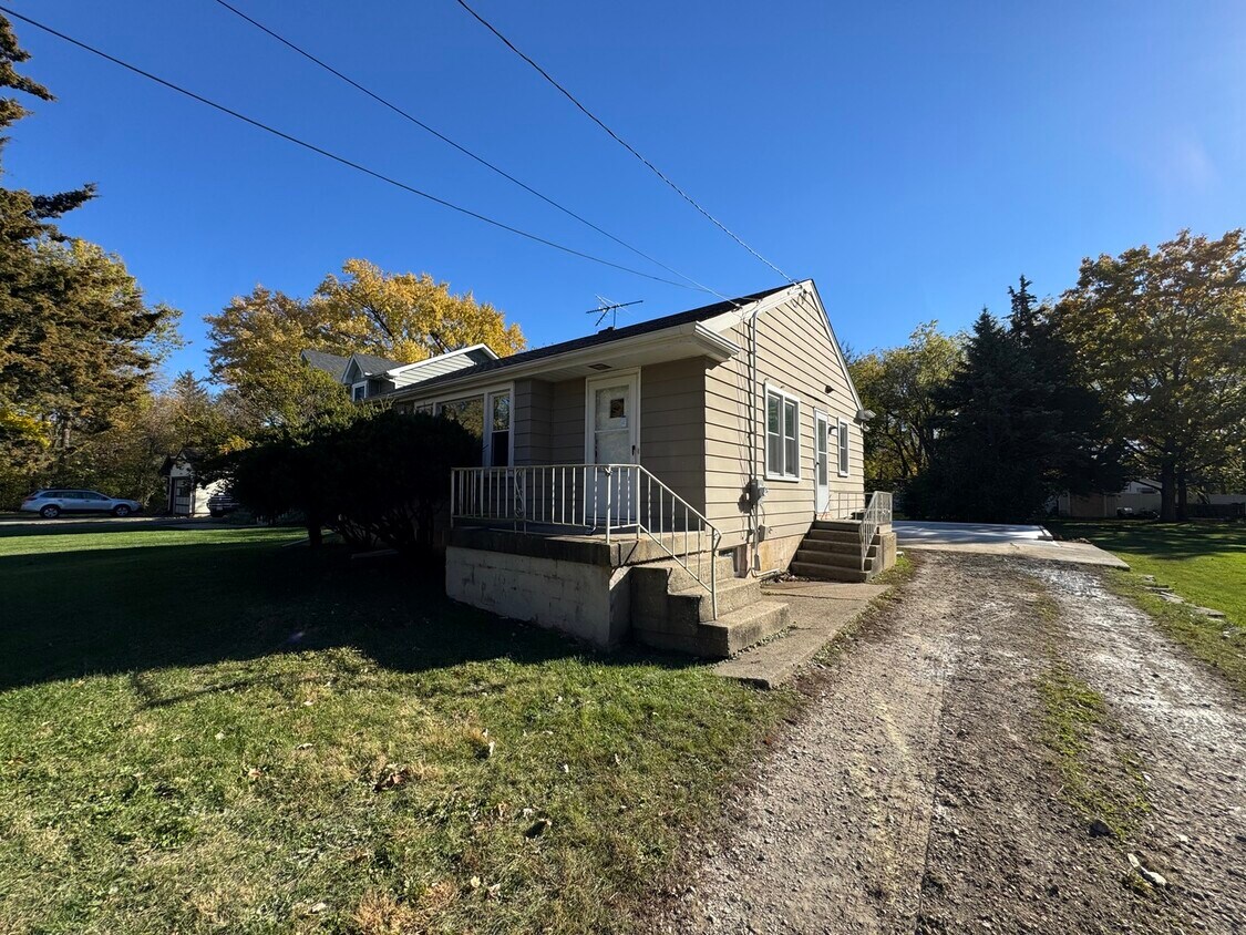 Foto principal - 29W211 Calumet Ave E