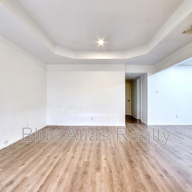 Building Photo - 1817 San Rafael St